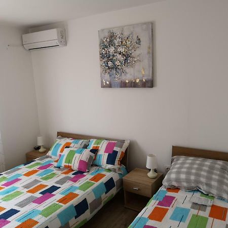 Tomek Apartment Vir Εξωτερικό φωτογραφία