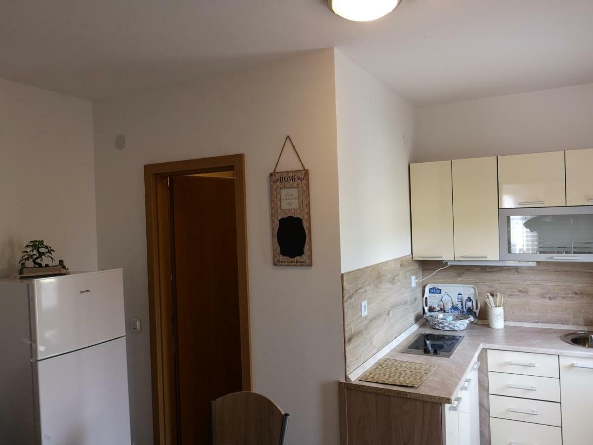 Tomek Apartment Vir Εξωτερικό φωτογραφία
