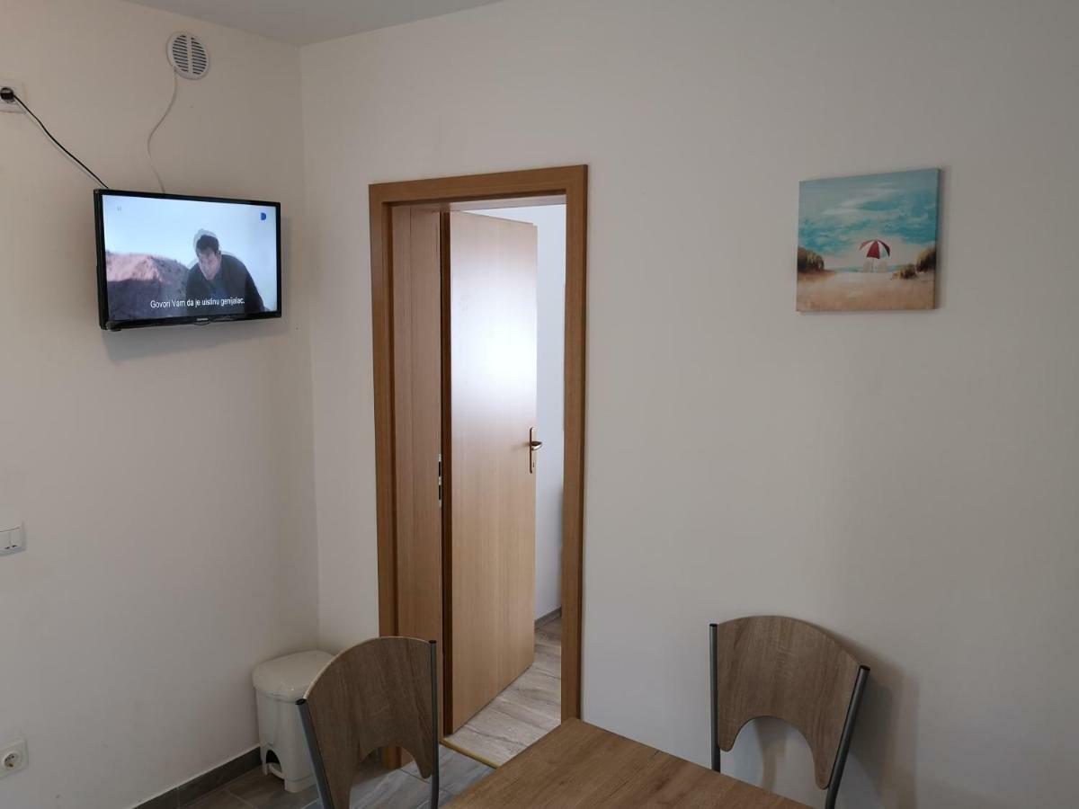 Tomek Apartment Vir Εξωτερικό φωτογραφία