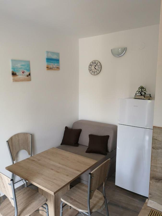 Tomek Apartment Vir Εξωτερικό φωτογραφία
