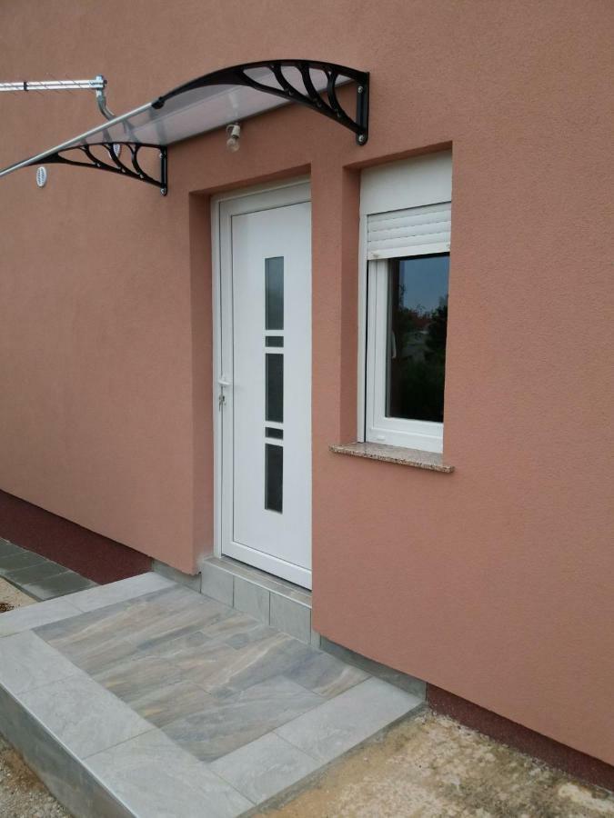 Tomek Apartment Vir Εξωτερικό φωτογραφία