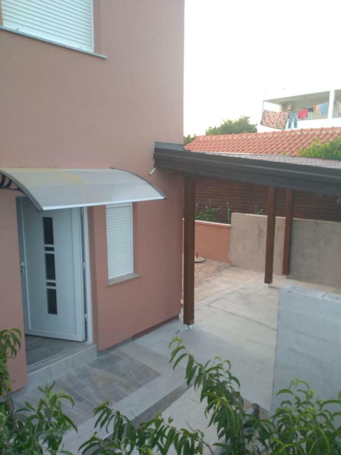 Tomek Apartment Vir Εξωτερικό φωτογραφία