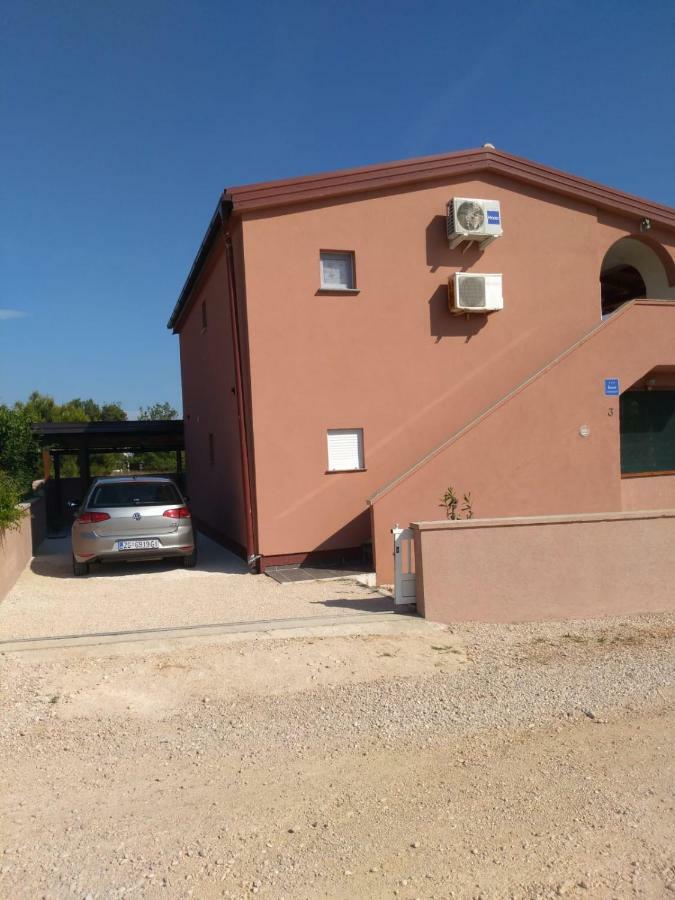 Tomek Apartment Vir Εξωτερικό φωτογραφία