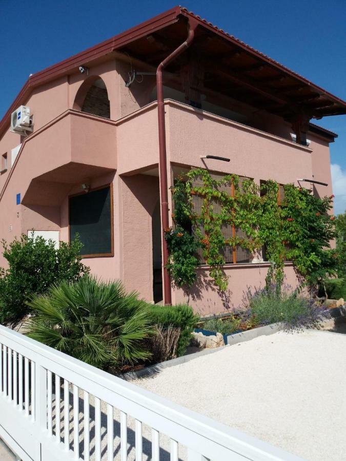 Tomek Apartment Vir Εξωτερικό φωτογραφία