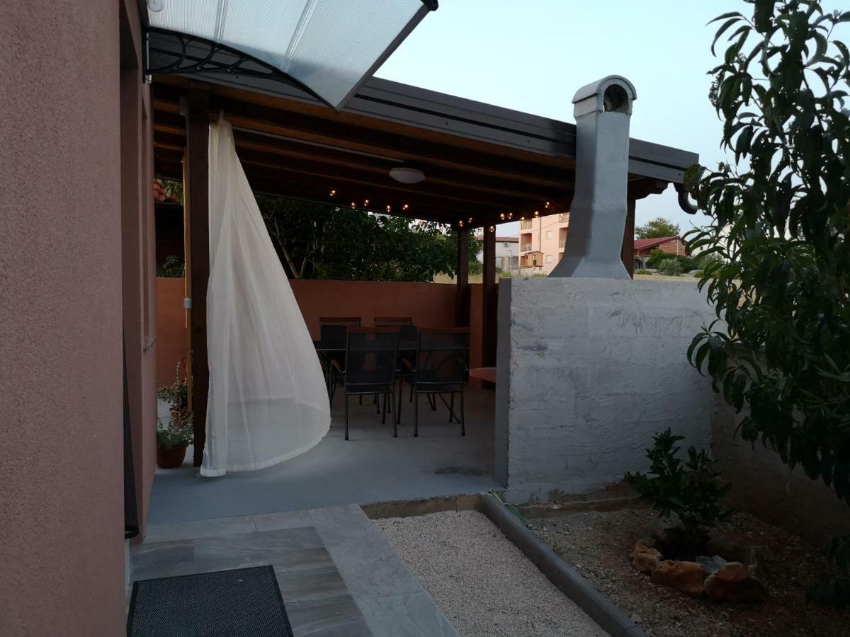 Tomek Apartment Vir Εξωτερικό φωτογραφία