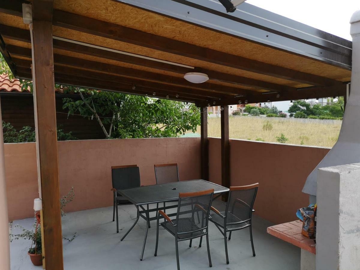 Tomek Apartment Vir Εξωτερικό φωτογραφία