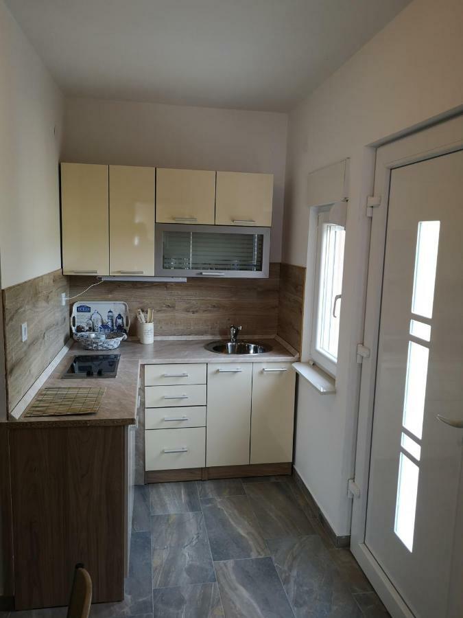 Tomek Apartment Vir Εξωτερικό φωτογραφία