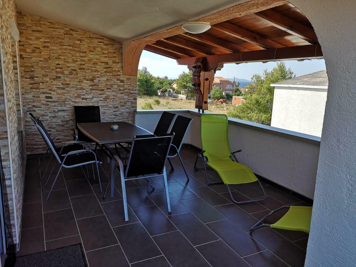 Tomek Apartment Vir Εξωτερικό φωτογραφία